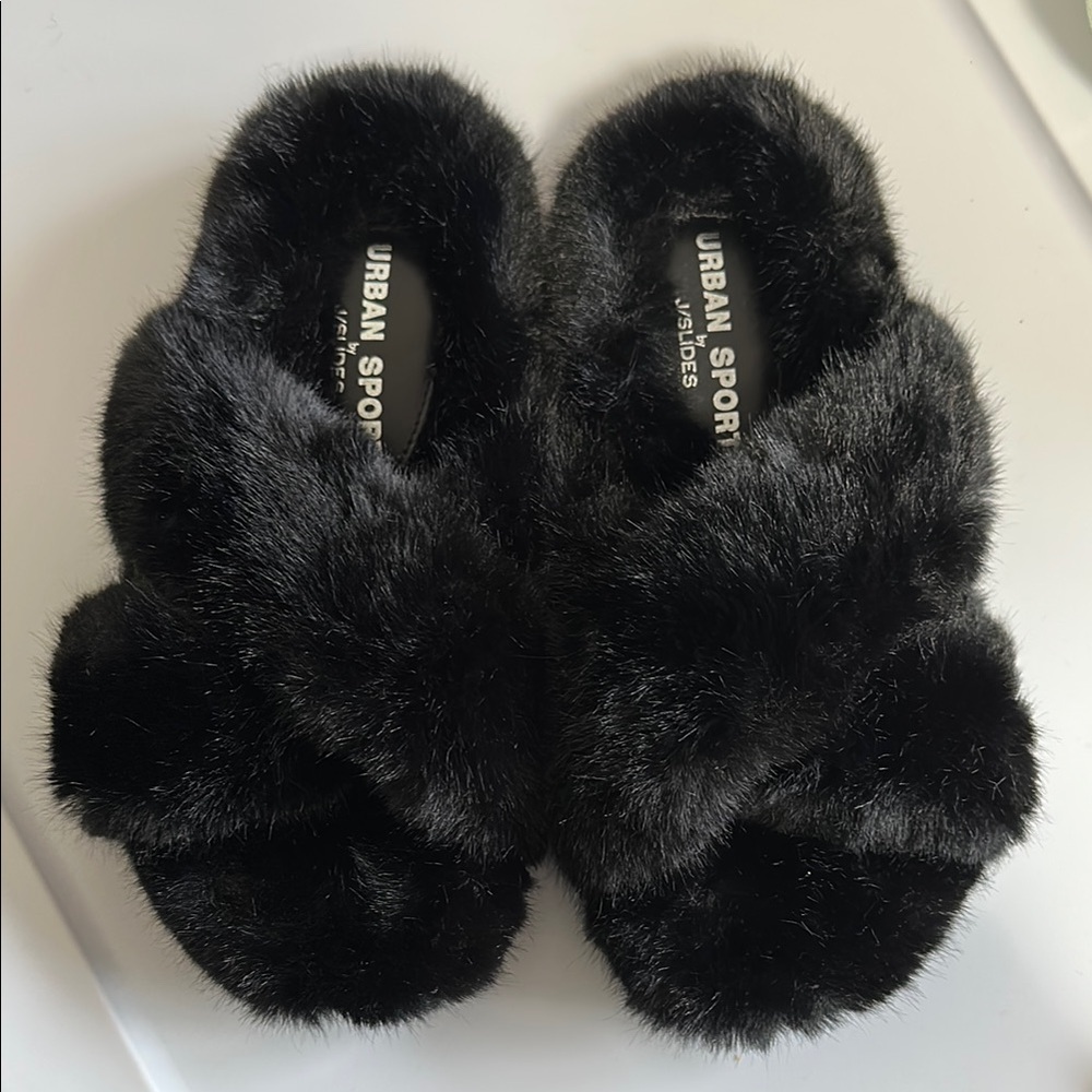 Black Furry Women's Slippers